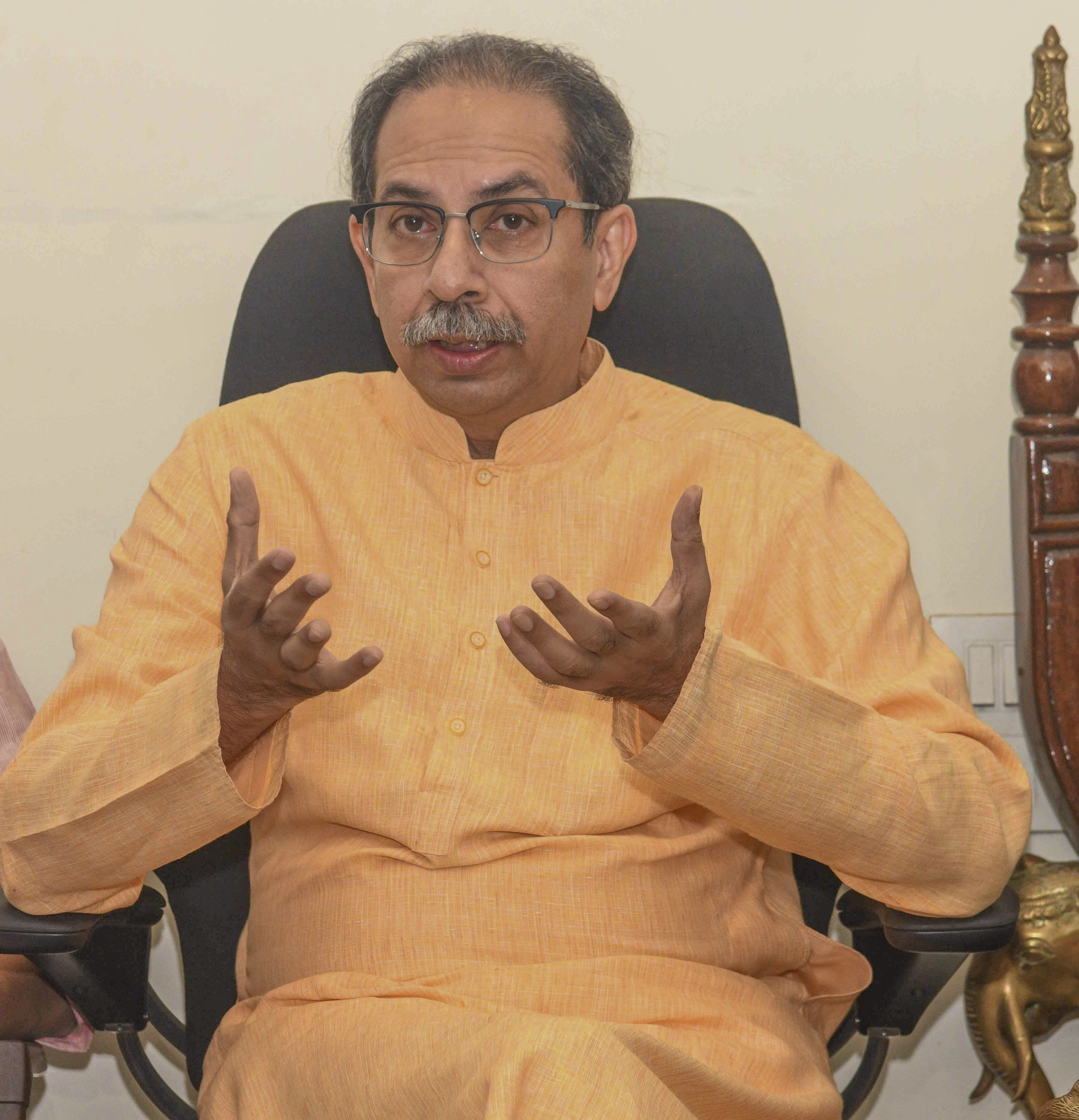 https://salarnews.in/public/uploads/images/newsimages/maannewsimage15012024_170646_Uddhav Thackeray.jpg